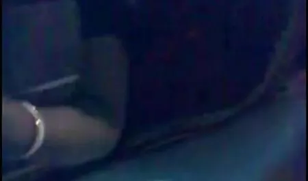 Lisa, 21 tuổi, đã có một đời sống tình dục trong xes hoc sinh nhat ban một thời gian dài.