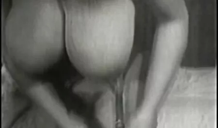Khiêu sex nu sinh nhat ban dâm với một cô gái xinh đẹp