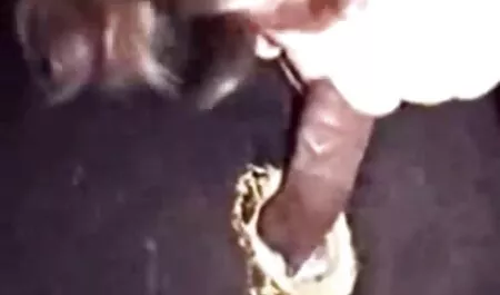 Cô gái dit hoc sinh nhat ban da