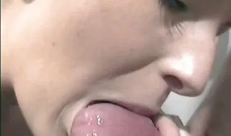 Cô gái phim sex hoc sinh nhật ban yêu tình dục trong đít