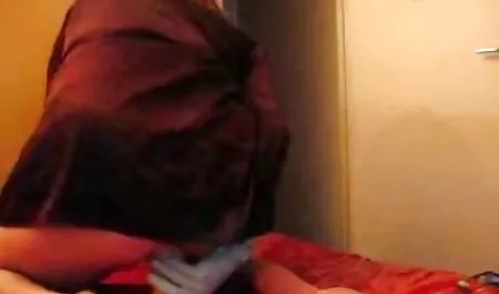Cô gái không thể chờ đợi cho bạn trai đến sex nữ sinh nhật bản nhà