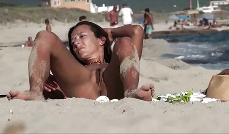 Tôi đã bán bạn gái tôi và cô ấy sex hoc sinh nhat ban hạnh phúc