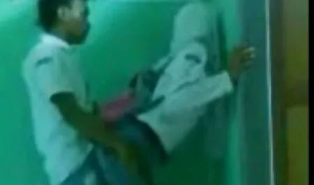 Hai to béo, hoc sinh nhat ban lam tinh tap the